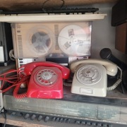 2 szt  telefon czerwony szary stare zabytkowe  retro prl