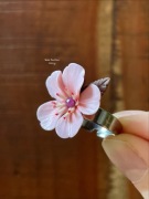 Pierścionek regulowany kwiat wiśni sakura z rubinem handmade cherry blossom