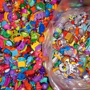 Zestaw mix figurek super zings things 150 sztuk 