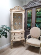 Wspaniała  serwntka witryna 399/2023