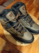 Buty trekingi 46 na stopę długości 27,5-28,5cm 