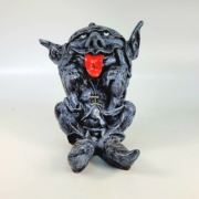 Gargulec z językiem dekoracja , ozdoba 