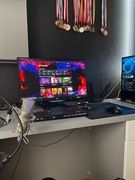 Komputer gamingowy + cały zestaw gracza albo zamie