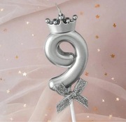 Świeczka cyferka 9 z koroną na tort urodzinowa