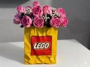 Dekoracyjny wazon na kwiaty z klocków