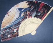 Wachlarz ręczny z JAPONII (bambusowy) - motyw JAPONII - FUJI - ZAMEK (21cm)