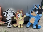 Postać Bungee z bajki Bluey