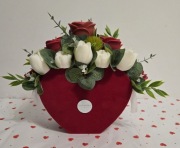 Welurowy flower box ze świec sojowych o zapachu róży 