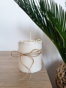 Świeca sojowa z kwiatem jaśminu 