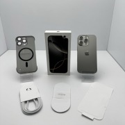 Smartfon Apple Iphone 16 pro 100% Kondycja Gwarancja, Komplet, Czarny