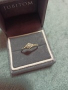 Pierścionek z białego złota 