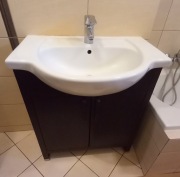 Szafka z umywalką, komplet