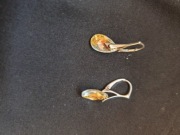 Srebrne kolczyki, migdałki,