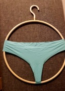 Stringi damskie cięte laserowo  kolor Miętowy  esmara L