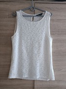 Śmietankowa koszulka z koronką 