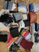 Wyprzedaż szafy, w paczce ponad 100 ubrań