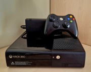 Konsola Xbox 360 E 250GB (Stingray) + Oryginalny Pad + Zasilacz