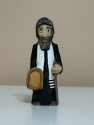 RĘCZNIE RZEŹBIONA FIGURKA DREWNIANA ŻYD - MAŁA 8CM