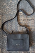 Radley London czarna skórzana torebka crossbody listonoszka skóra naturalna
