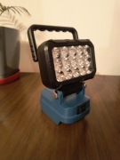 Latarka do baterii Makita z portem USB 