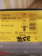 Bosch 0 986 424 453 zestaw klocków hamulcowych przód Peugeot 306