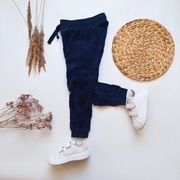 Spodnie z polaru 104 ciepłe granatowe w serduszka serca ze ściągaczami