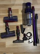 Dyson V10 absolute + akcesoria