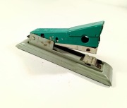 Zszywacz biurowy dług. 13,4cm   