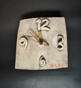 Zegar wiszący z kamienia