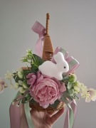 Koszyczek wielkanocny z dekoracją