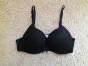 Czarny usztywniany biustonosz 36/80 75C bdb