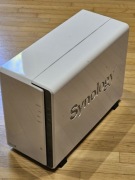 NAS Synology ds220j z dyskami 4TB