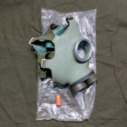 Maska przeciwgazowa przemysłowa Ma-1 komplet 1968 rok PRL FASER NOWA