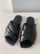 Furla 37 klapki skóra czarne