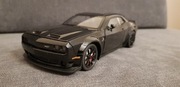Model dodge challenger w skali 1:24