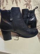 Skórzane botki na słupku 36