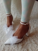 (42) Białe czółenka ślubne z kokardą z Londynu, NOWE 