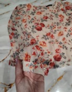 Elegancka bluzka S w kwiaty 