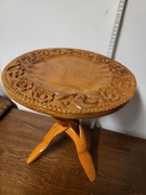 Mały stolik na rośliny, indyjski rzeźbiony stolik, drewno tekowe