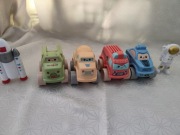 Zestaw 4 samochodów z Bajki plus 2 figurki 
