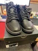 Nike Air Jordan 1 Mid „Triple Black"