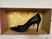 PÓŁBUTY CZÓŁENKA MIU MIU czarne lakierowane 38.5