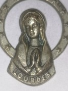 STARY MEDALIK LOURDES SYGNOWANY