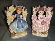 Dwie figurki biskwitowe panienki / dziewczynki