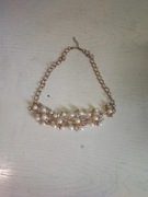 Kolia w kolorze złota z perłami