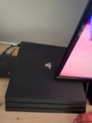Ps 4 pro 500gb + 2pady + 28 gier 