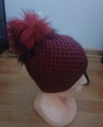 Czapka damska z pomponem 