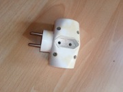 ROZDZIELACZ ZŁODZIEJKA 3 GNIAZDA  230V 