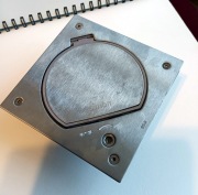 Wkład gniazda IP66 KSE0SEC/23/72 i puszka KGE170/23 SIMON