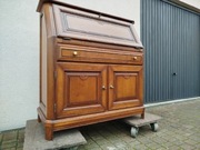 Śliczny sekretarzyk  